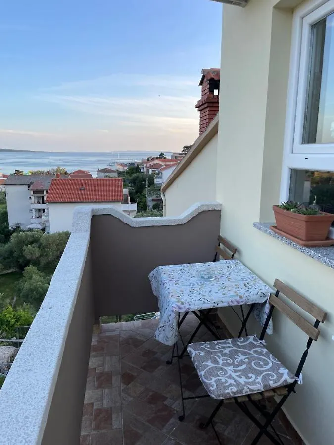 Penthouse Damjan Apartment Banjol